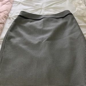 Black and white houndstooth skirt